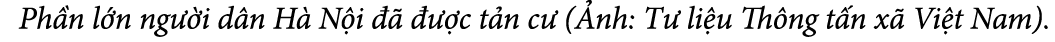  Ph n l n ng i d n H  N i       c t n c  ( nh: T  li u Th ng t n x  Vi t Nam).