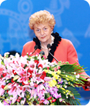 [25/01/2013 14:31:11] S ng 25/1/2013, t i Trung t m H i ngh  Qu c gia (H  N i) di n ra L  k  ni m c p Nh  n  c 40 n m Ng y k  Hi p   nh Paris v  ch m d t chi n tranh, l p l i h a b nh   Vi t Nam (27/1/1973 - 27/1/2013).   Trong  nh: B  Helene Luc, Th  ng ngh  s  danh d  Th  ng vi n Ph p, Ch  t ch H i H u ngh  Ph p - Vi t ph t bi u. B  Helene Luc l  ng  i    t n t nh gi p    c c  o n   m  ph n c a Ch nh ph  Vi t Nam D n ch  C ng h a v  Ch nh ph  C ch m ng l m th i C ng h a mi n Nam Vi t Nam trong qu  tr nh di n ra H i ngh  Paris.   nh: Do n T n - TTXVN