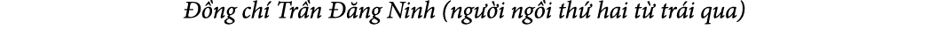  ng ch  Tr n   ng Ninh (ng  i ng i th  hai t  tr i qua)